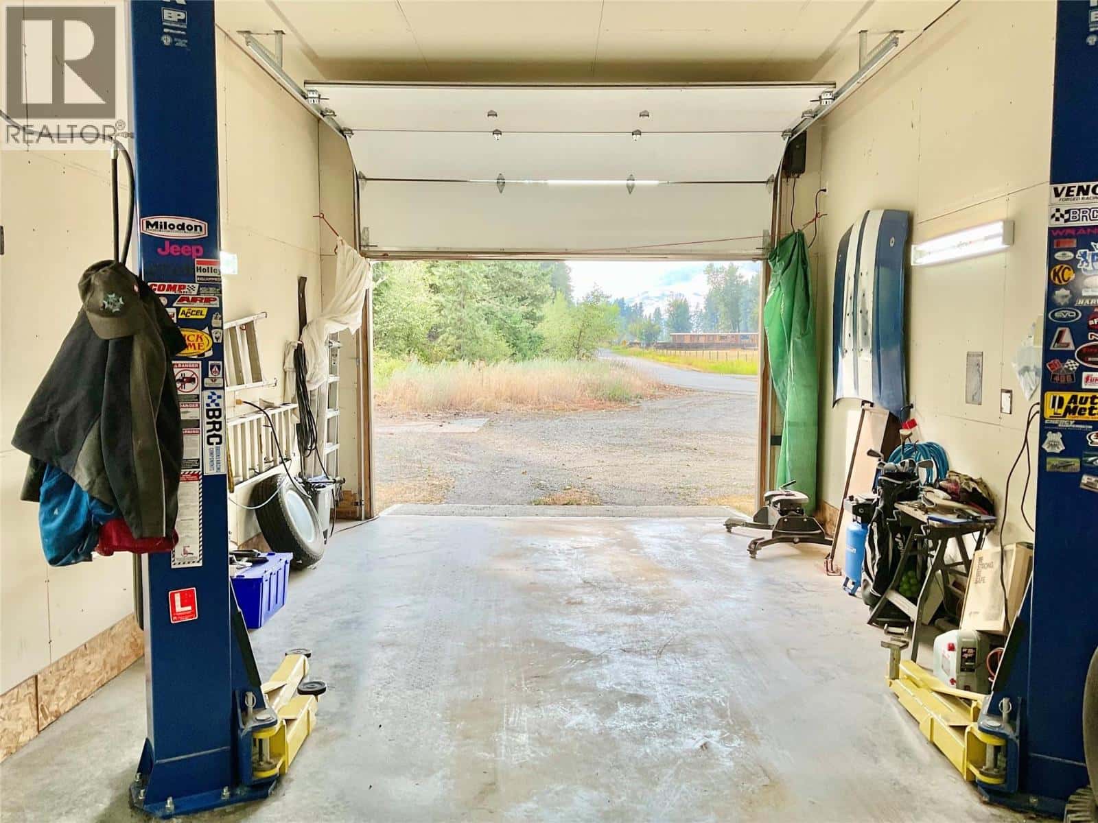 706 Central Avenue — Midway, British Columbia - Photo 5 of 54