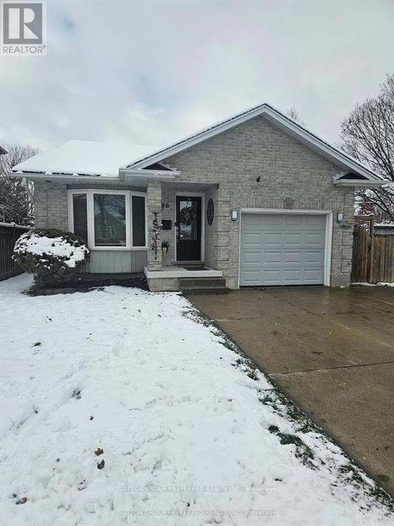 296 BOURNEMOUTH DRIVE — London East (East I), Ontario - Main photo