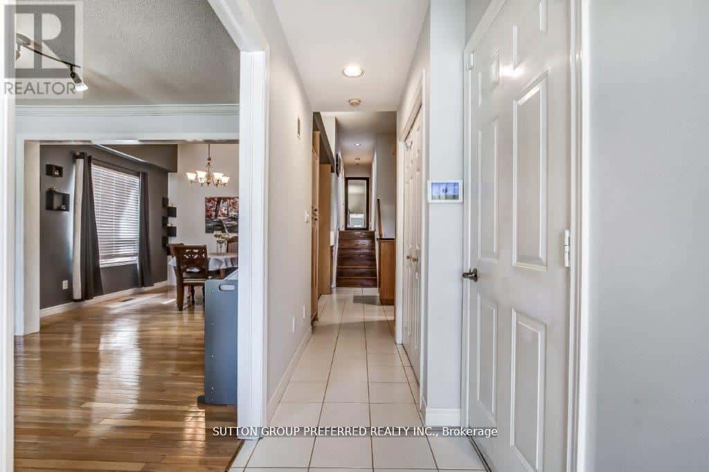 296 BOURNEMOUTH DRIVE — London East (East I), Ontario - Photo 4 of 29