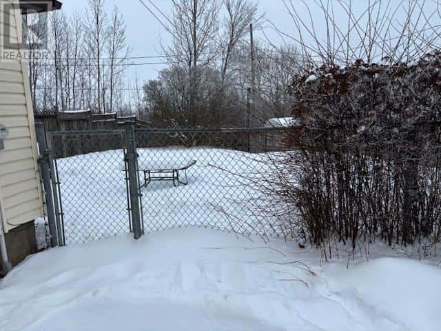 235 Strathcona AVE — Thunder Bay, Ontario - Photo 3 of 15