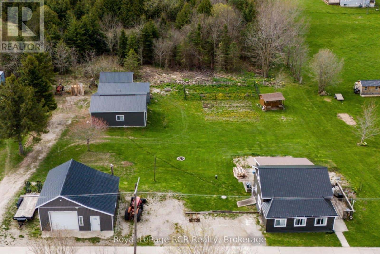 181 COUNCIL ROAD — South Bruce, Ontario - Photo 2 of 37