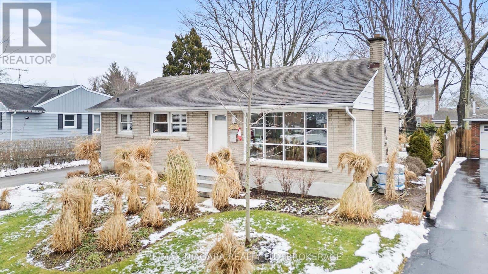 12 HOME STREET — Welland (Prince Charles), Ontario - Photo 3 of 43