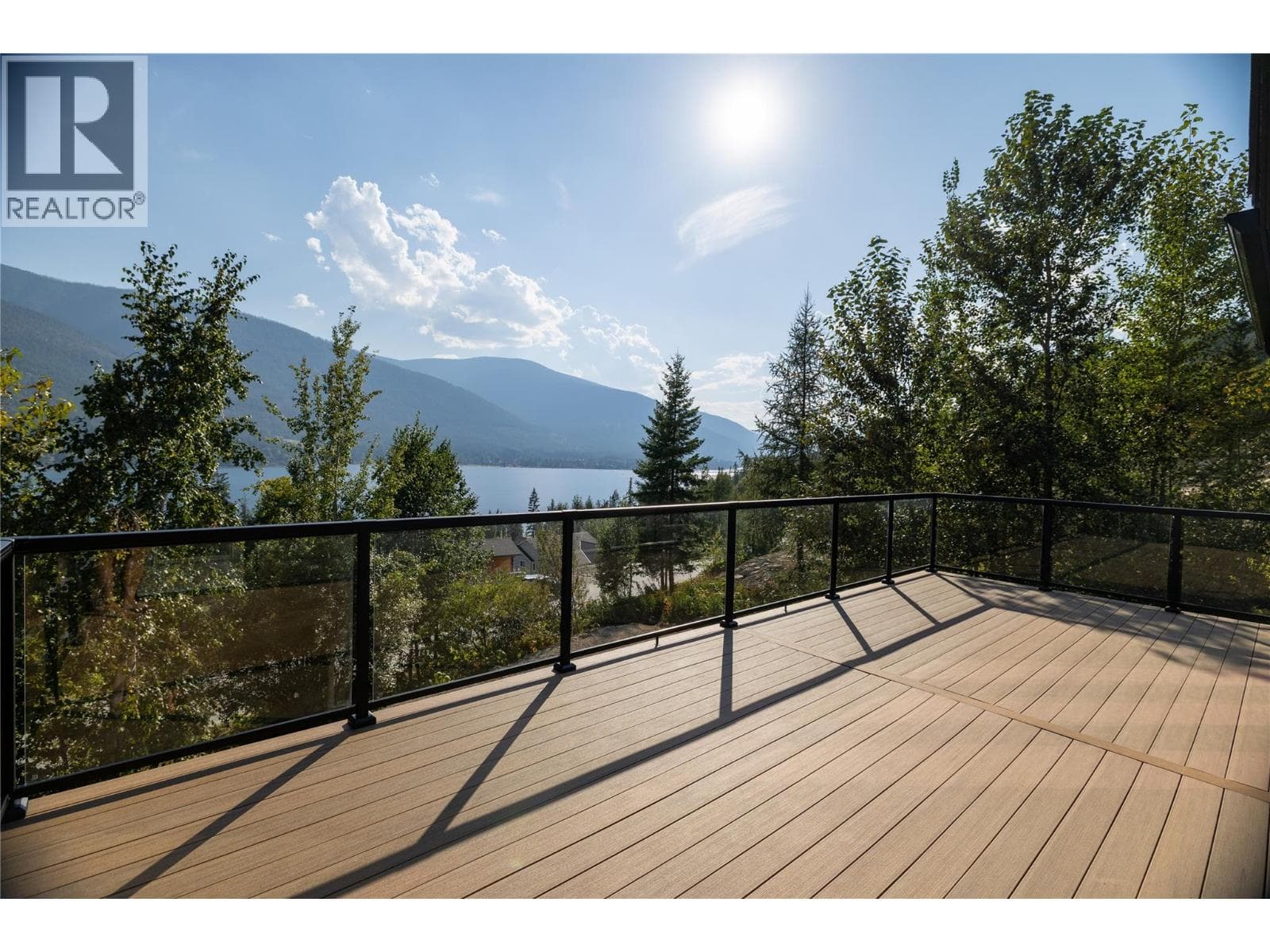 145 Lakeview Drive — Nelson, British Columbia - Main photo