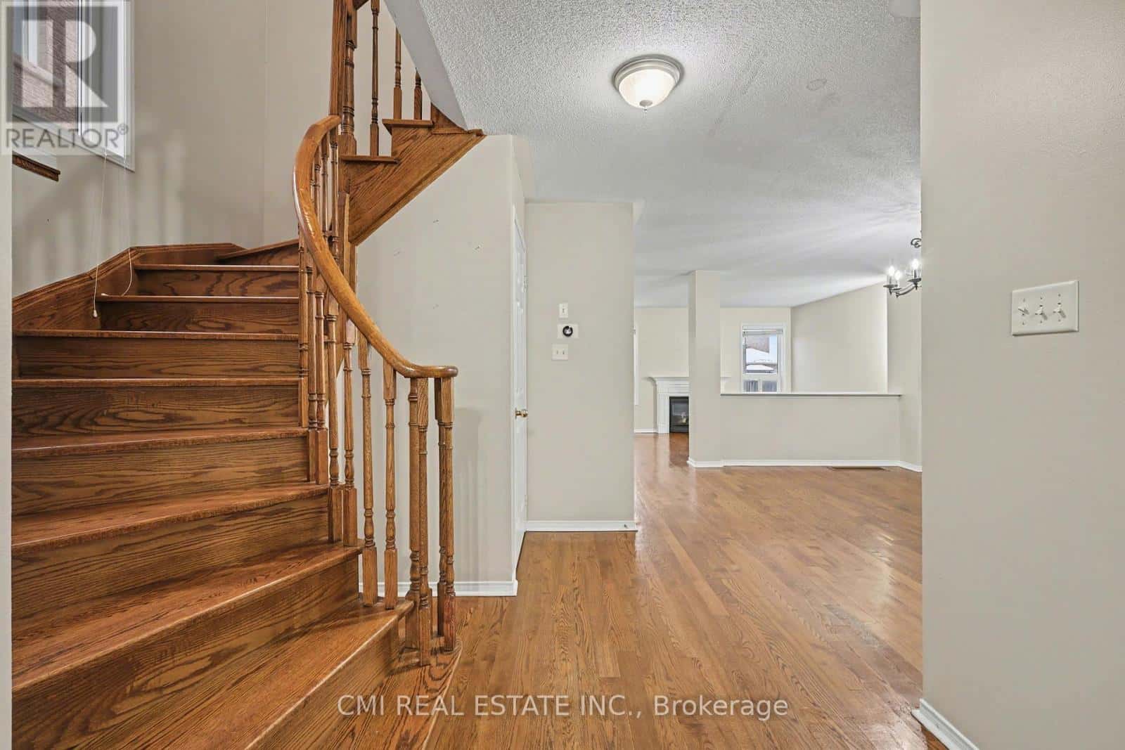 57 OCEANPEARL CRESCENT — Whitby (Blue Grass Meadows), Ontario - Photo 3 of 44