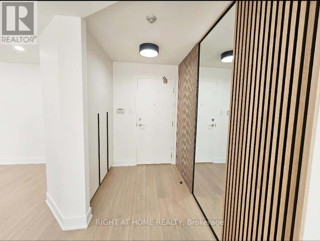 512 - 7460 BATHURST STREET — Vaughan (Brownridge), Ontario - Photo 2 of 46