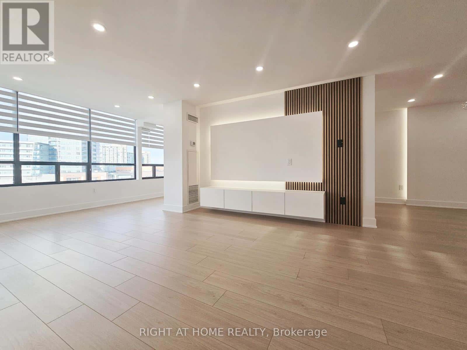 512 - 7460 BATHURST STREET — Vaughan (Brownridge), Ontario - Photo 5 of 46