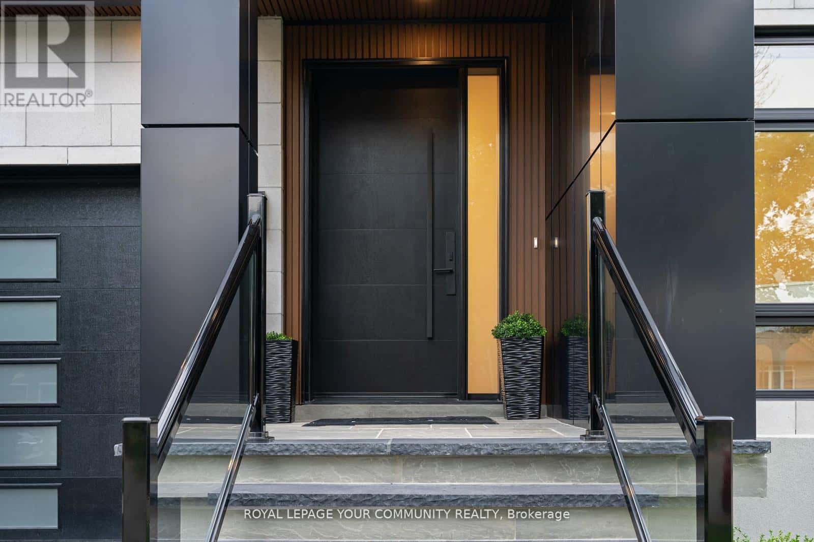 14 RANWOOD DRIVE — Toronto (Humberlea-Pelmo Park), Ontario - Photo 5 of 49