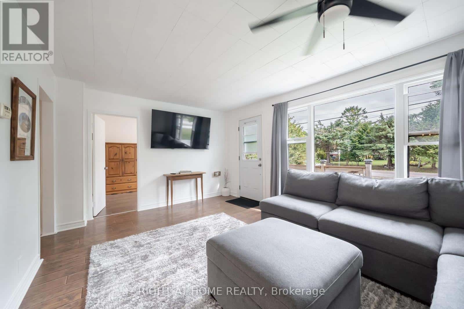 3392 CORONATION AVENUE — Severn (West Shore), Ontario - Photo 2 of 35