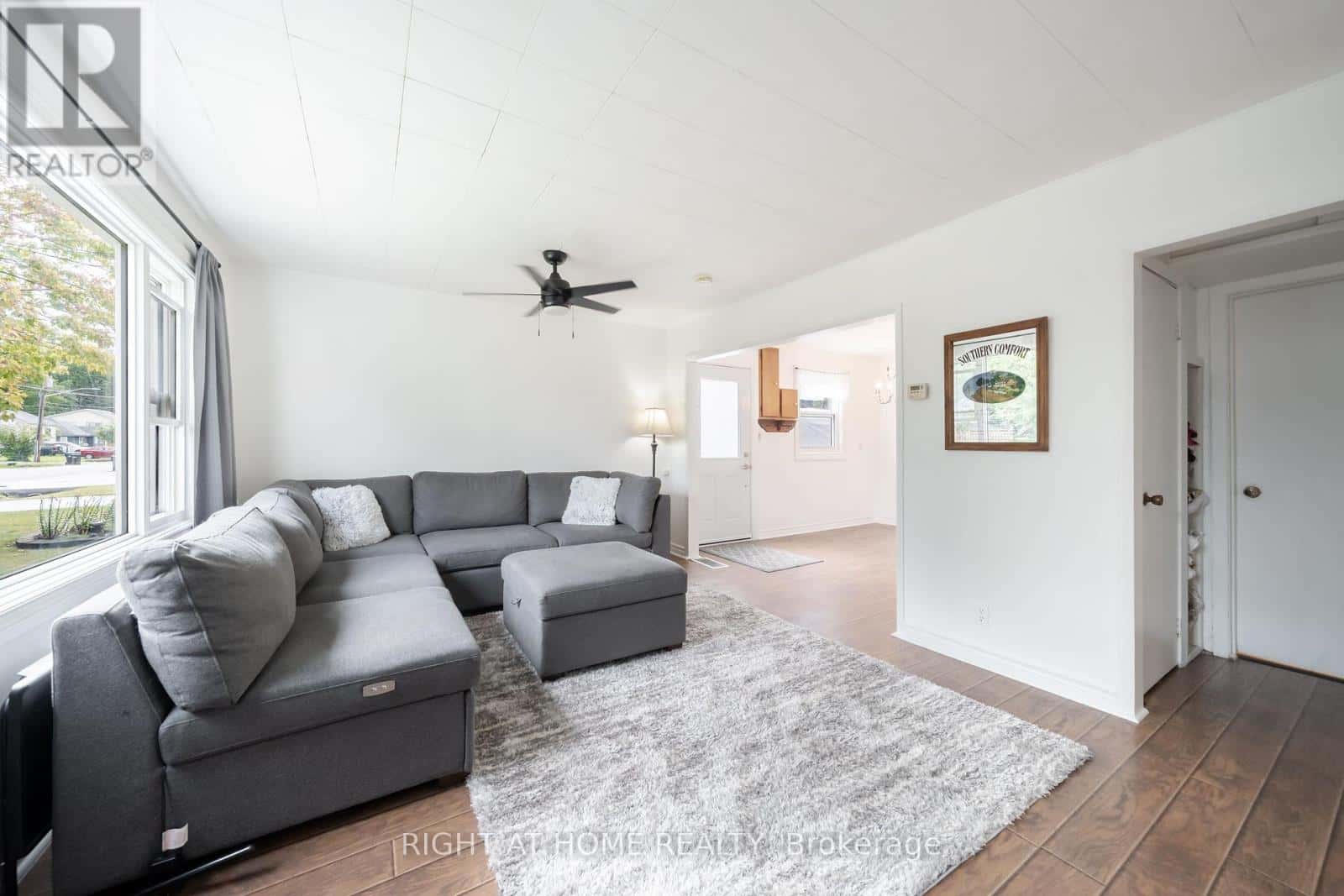 3392 CORONATION AVENUE — Severn (West Shore), Ontario - Photo 4 of 35