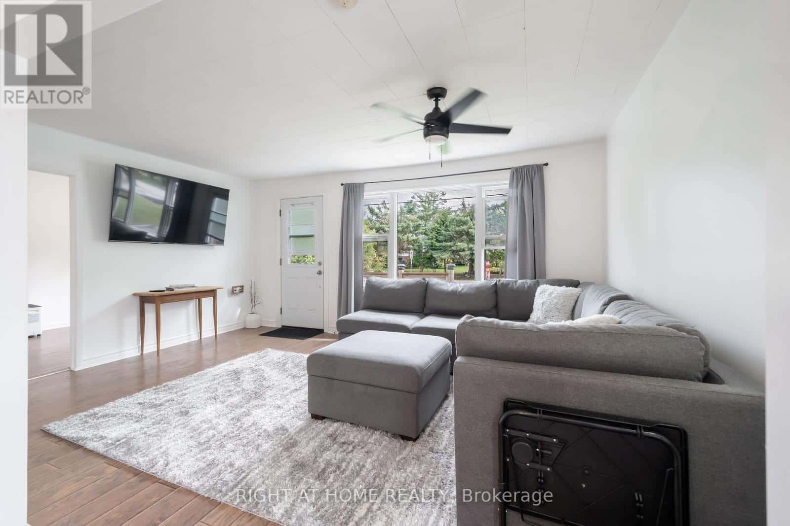 3392 Coronation Avenue