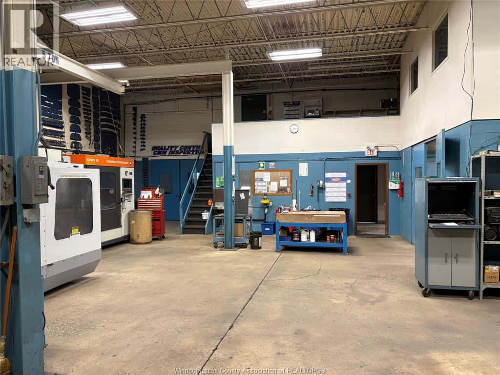 2105 ASTOR CRESCENT — Tecumseh, Ontario - Photo 5 of 13