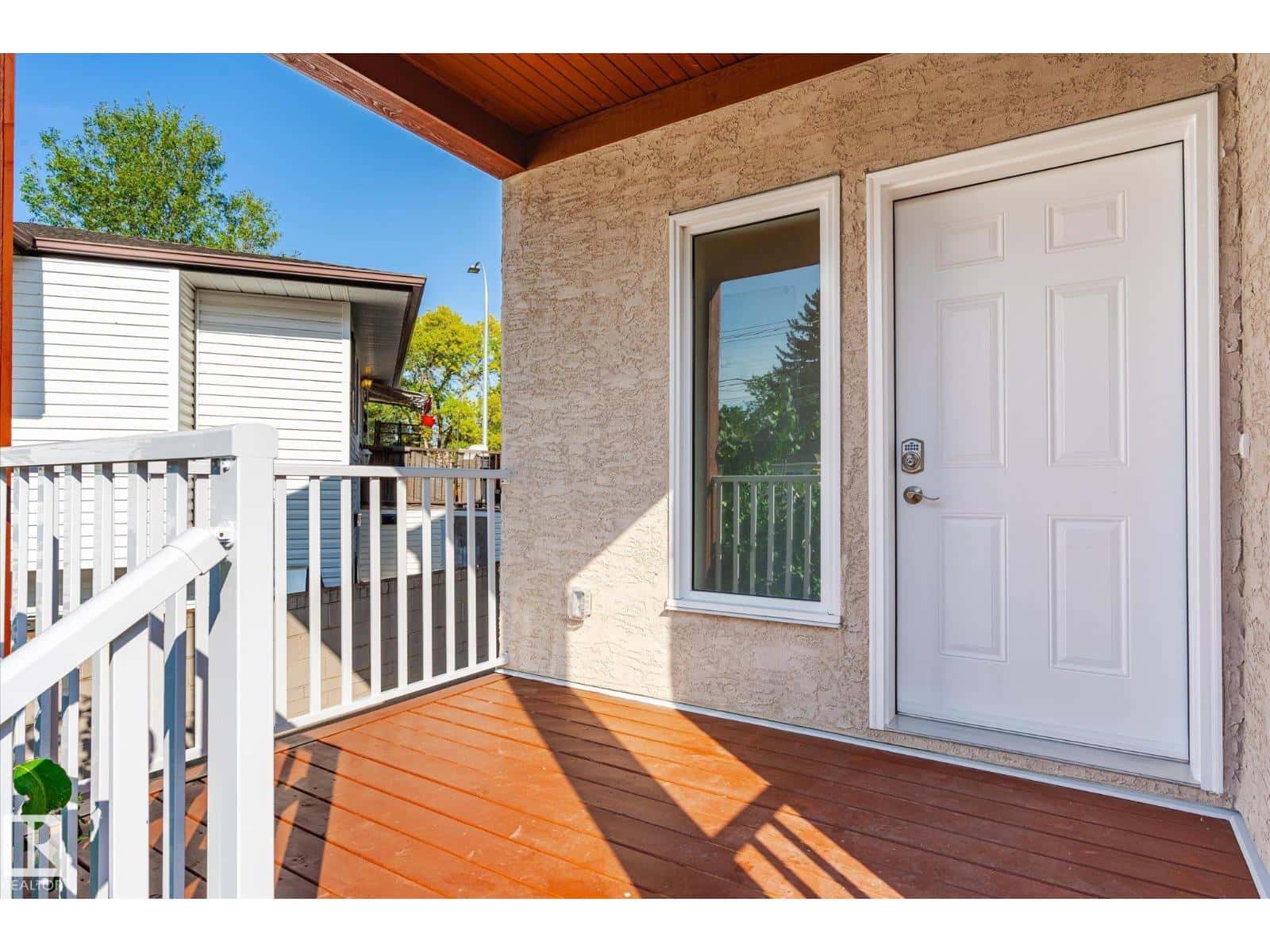 9306 91 ST NW — Edmonton, Alberta - Photo 5 of 50