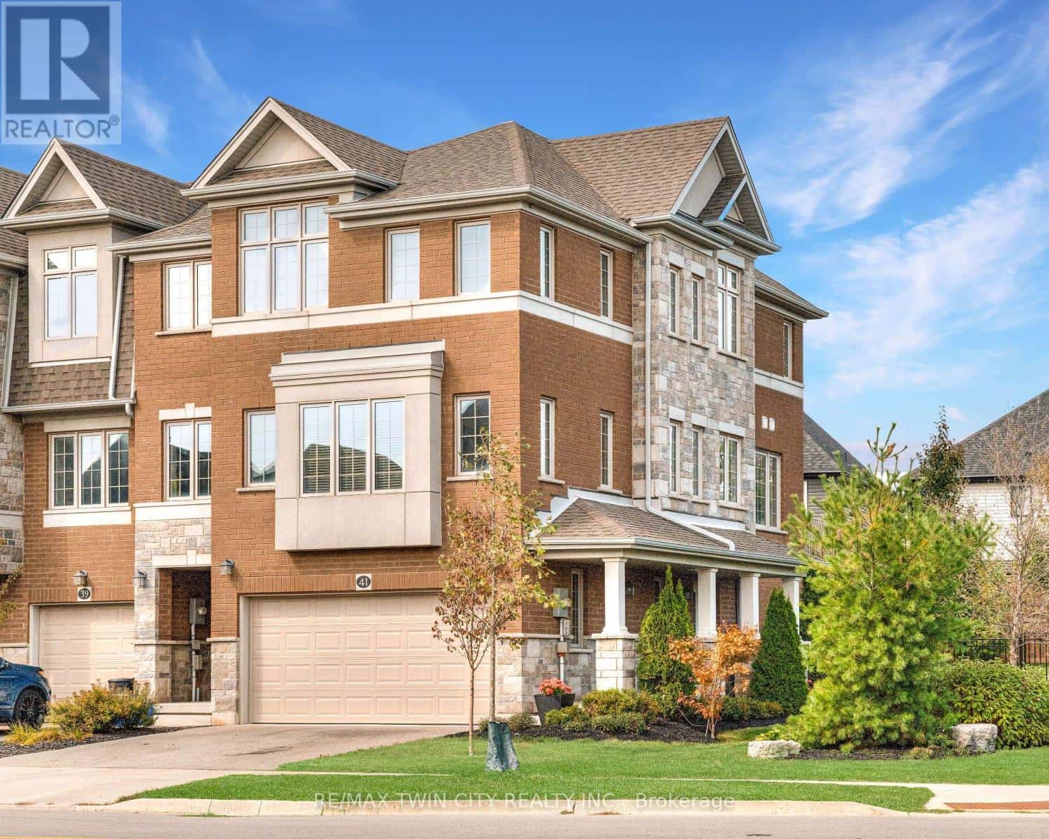 41 SPORTSMAN HILL STREET — Kitchener, Ontario - Photo 2 of 50