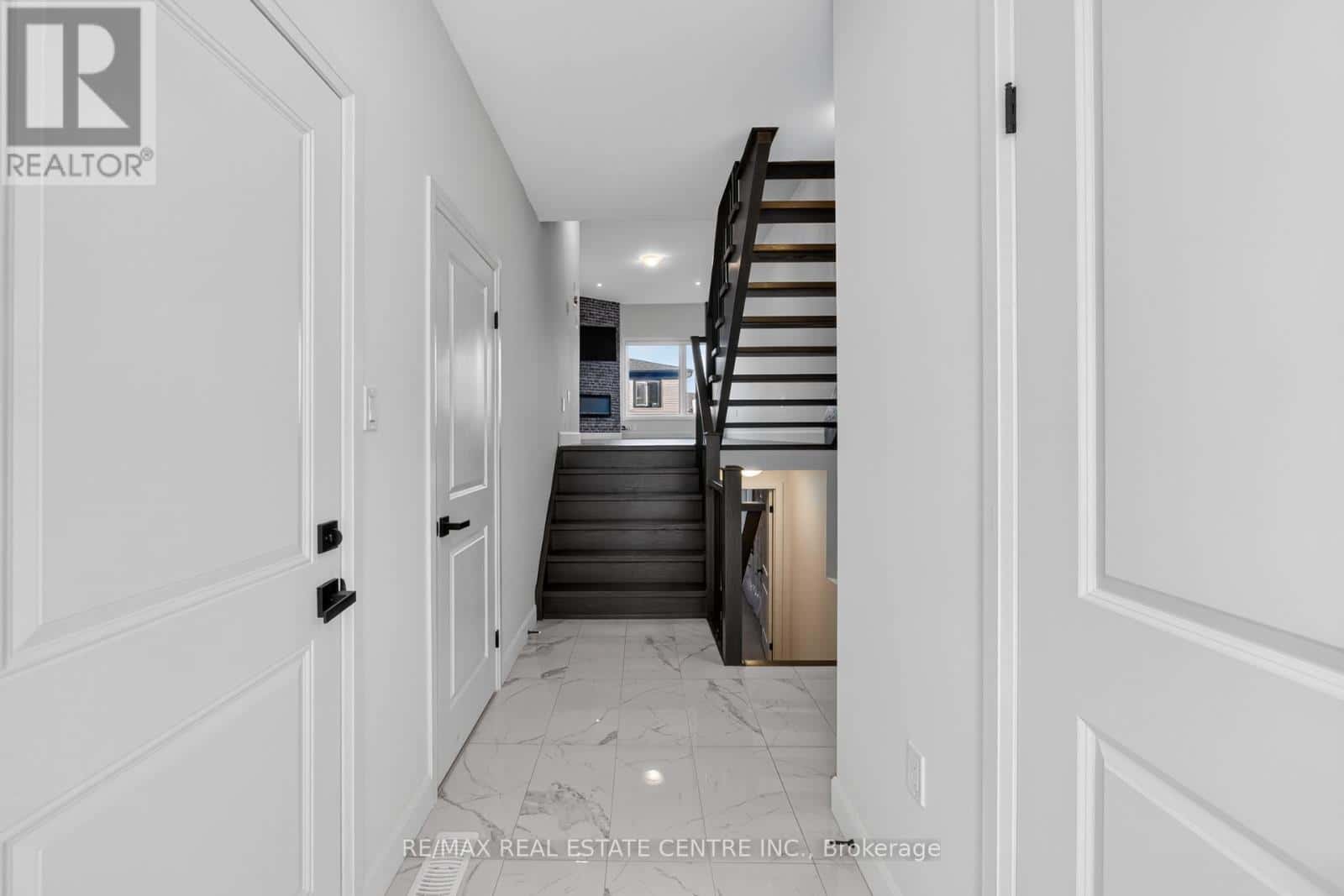 47 BENSLEY LANE — Hamilton (Mountview), Ontario - Photo 5 of 33