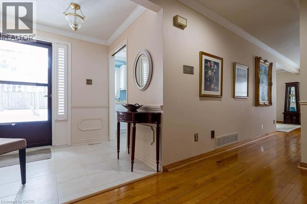 1501 UPPER MIDDLE Road Unit# 2 — Burlington, Ontario - Photo 5 of 38