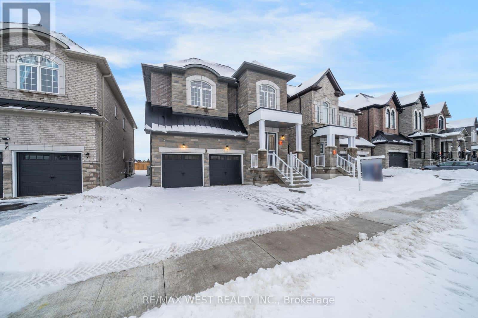 3 SPECIOSA STREET — Richmond Hill (Oak Ridges), Ontario - Photo 2 of 48