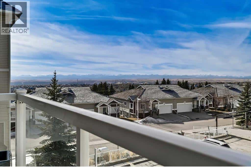 305, 500 Rocky Vista Gardens NW — Calgary, Alberta - Photo 2 of 29