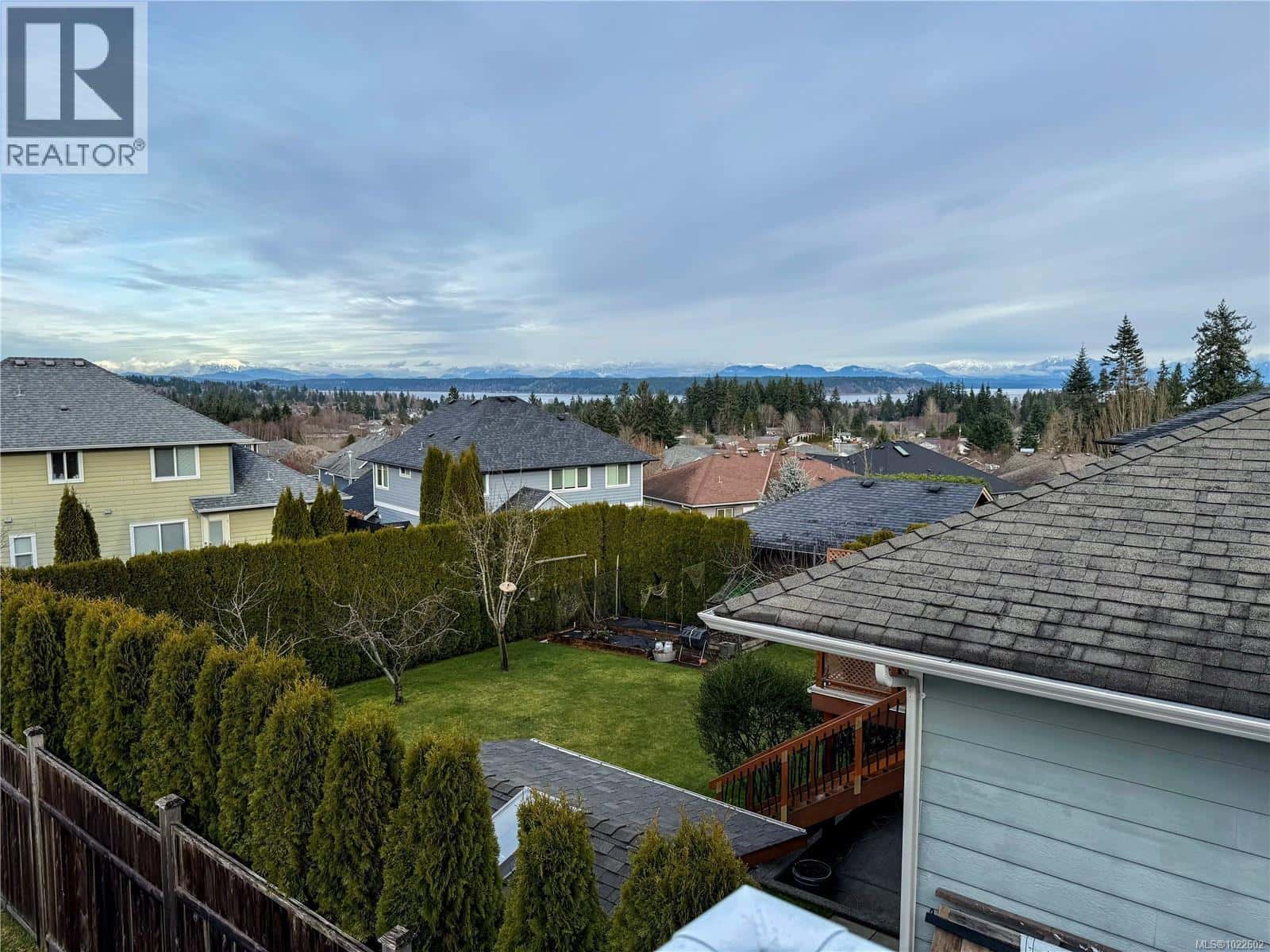 878 Erickson Rd — Campbell River, British Columbia - Photo 2 of 47