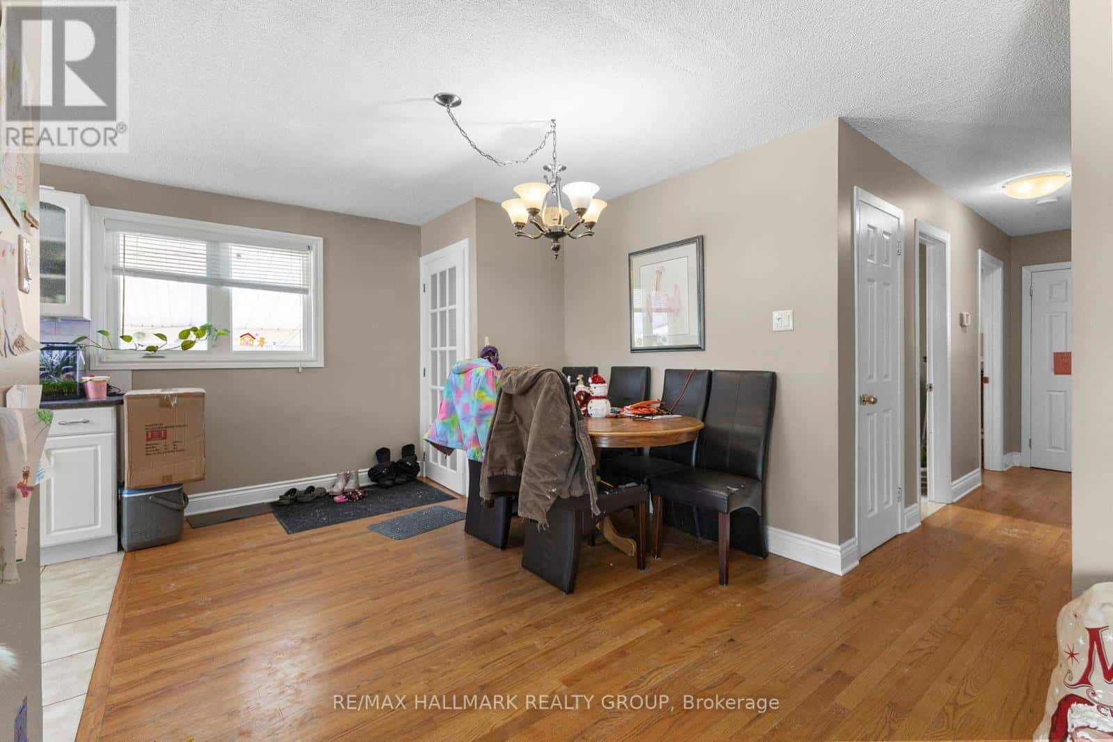816 WILLOW AVENUE — Ottawa, Ontario - Photo 4 of 22