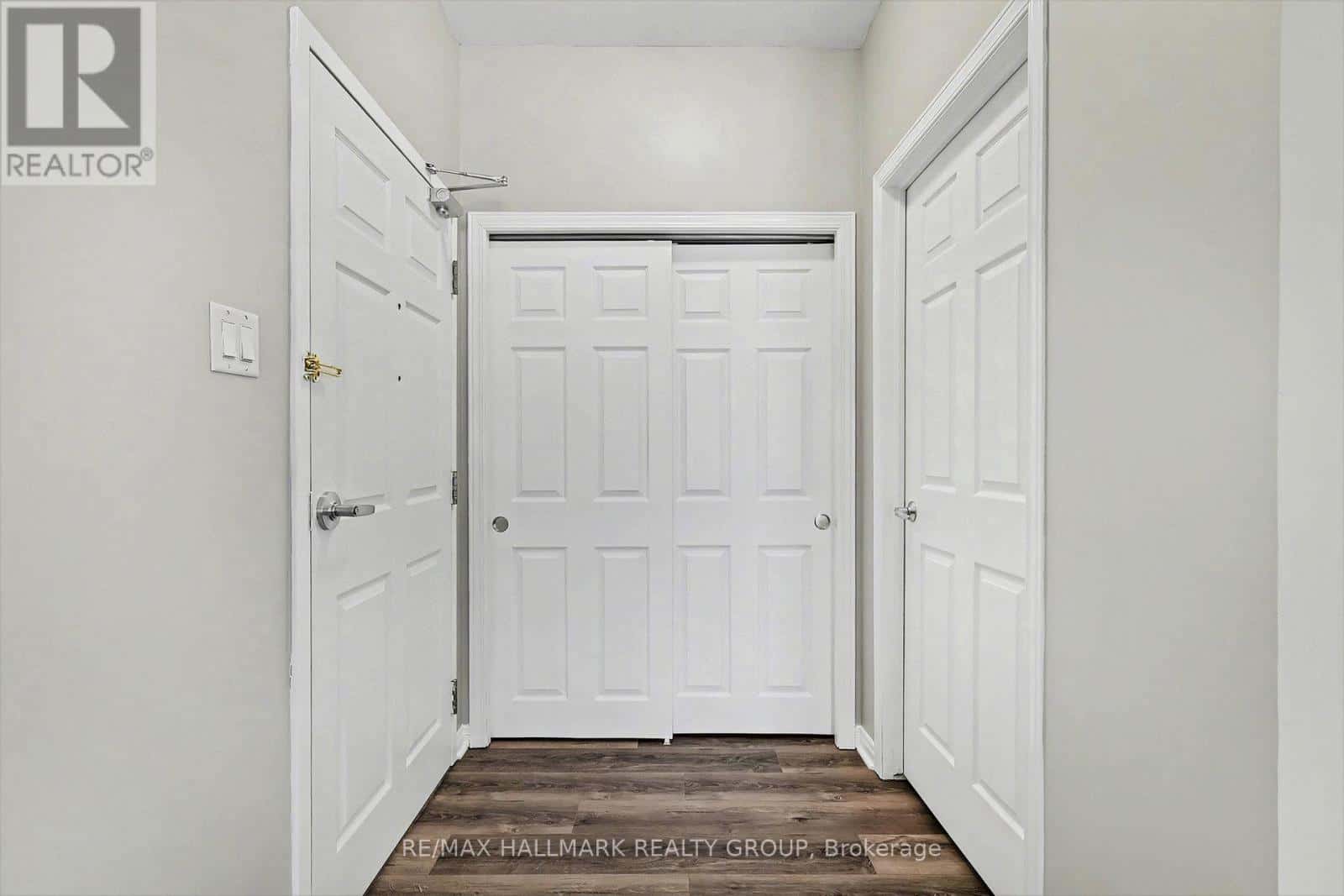 208 - 1026 LAURIER STREET — Clarence-Rockland, Ontario - Photo 3 of 26