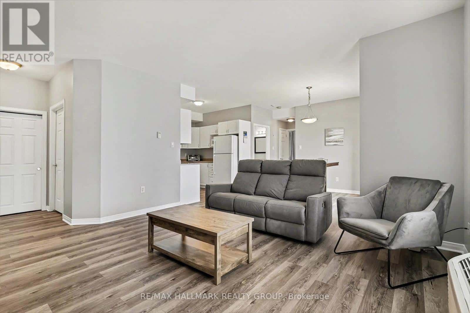 208 - 1026 LAURIER STREET — Clarence-Rockland, Ontario - Photo 5 of 26