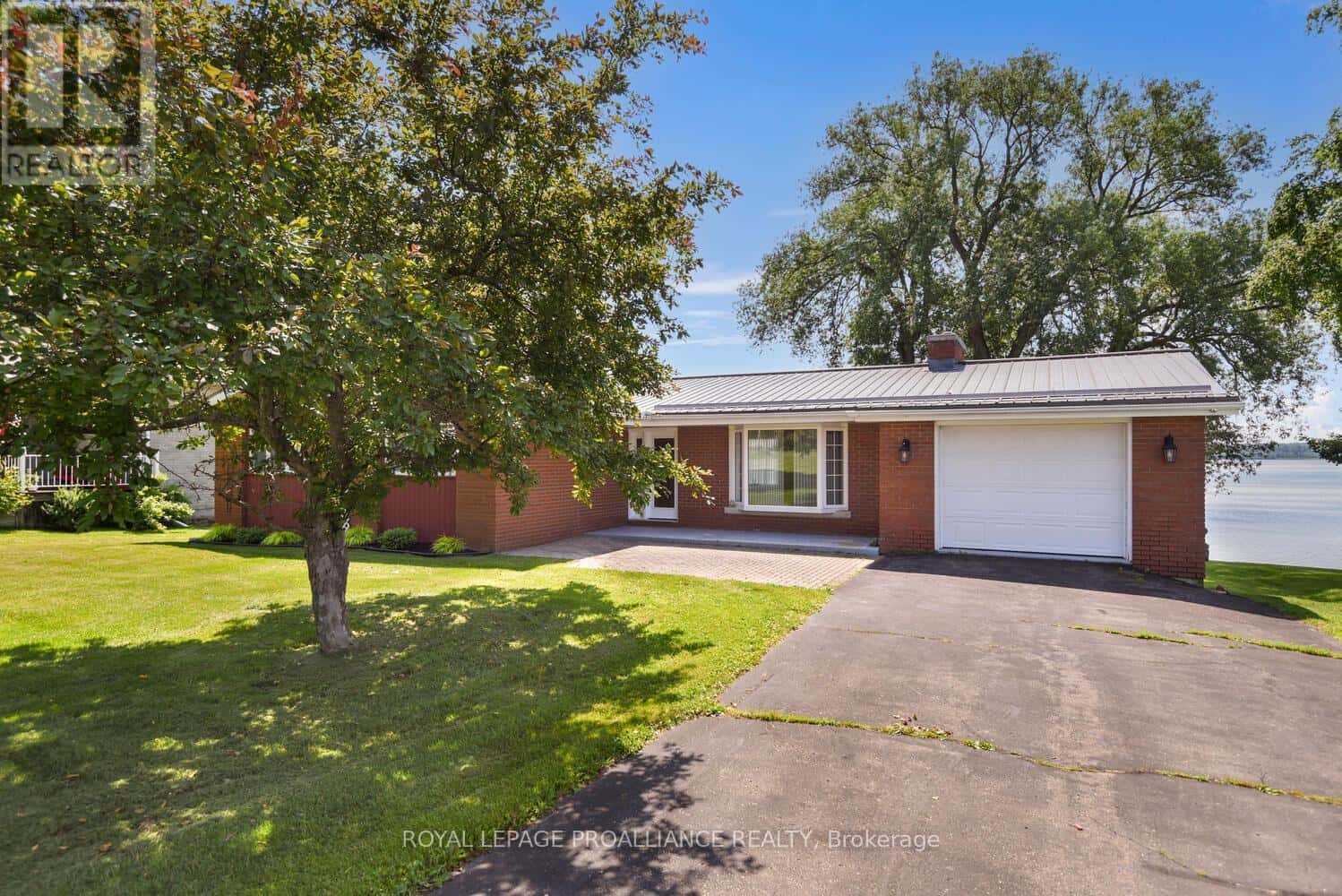 1675 COUNTY RD 2 ROAD W — Prescott, Ontario - Photo 3 of 36