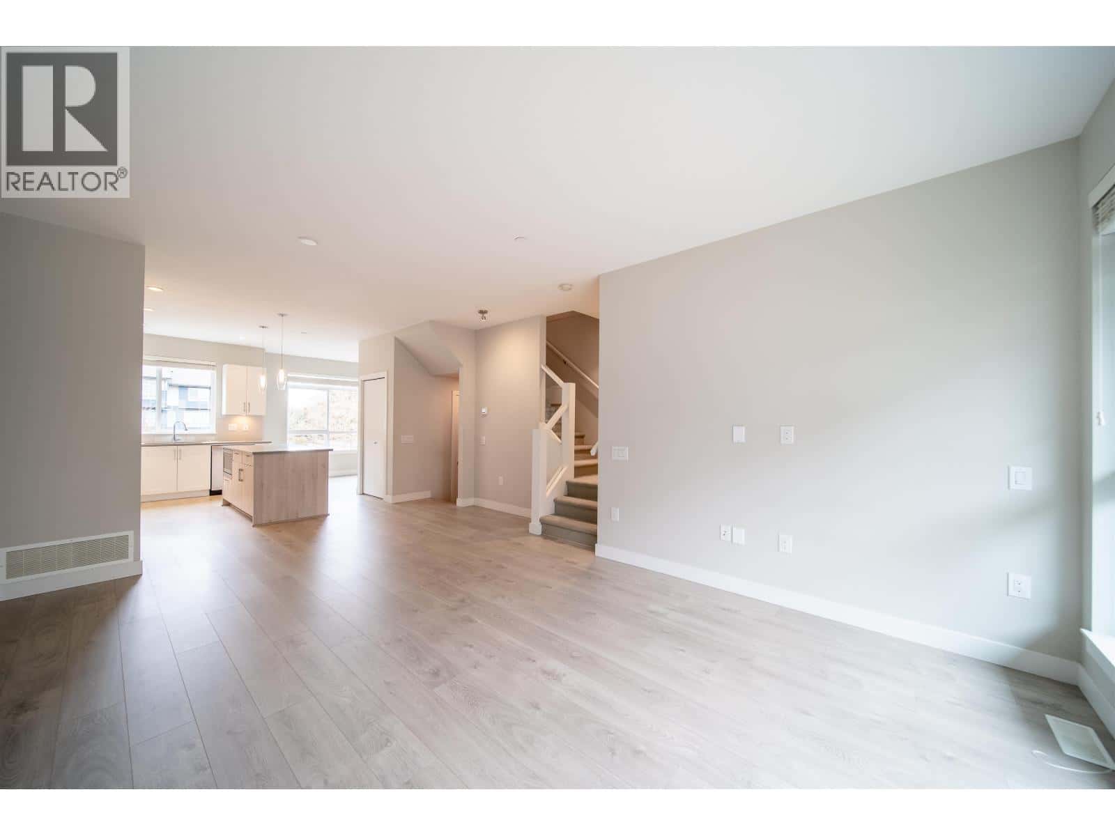 75 4991 NO. 5 ROAD — Richmond, British Columbia - Photo 3 of 40