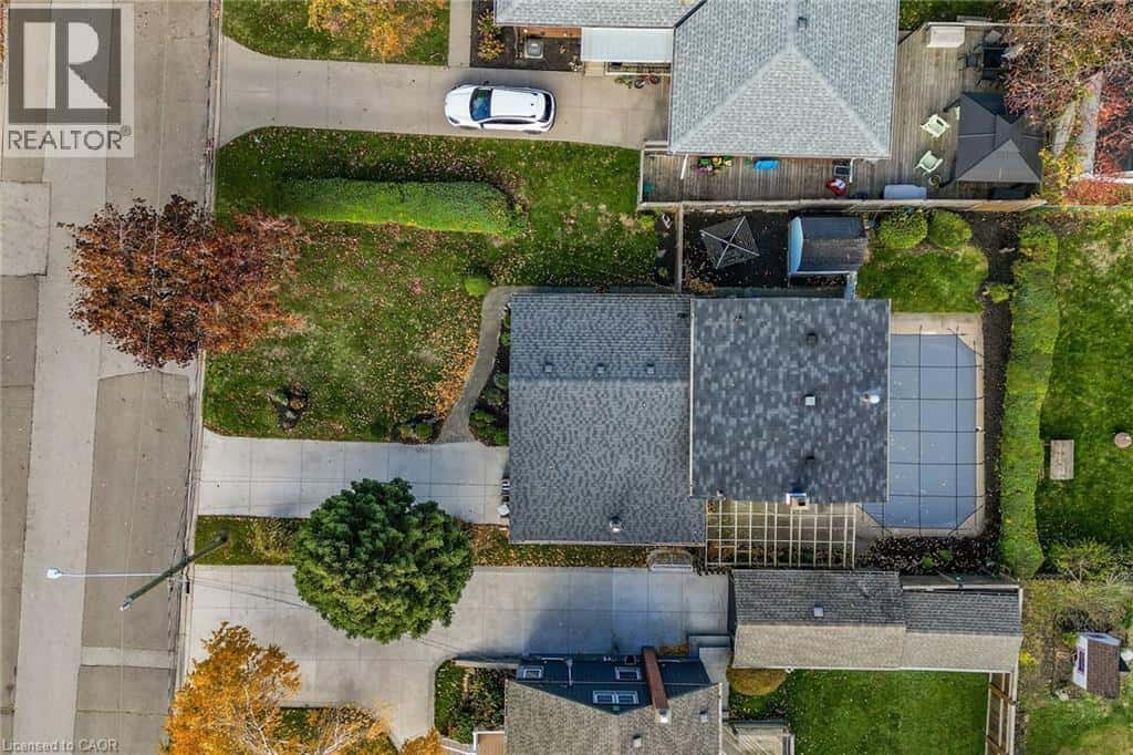 15 GRAND Avenue — Grimsby, Ontario - Photo 4 of 30