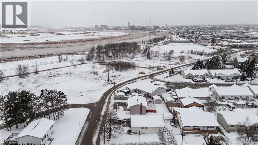 135 Virginia Avenue — Dieppe, New Brunswick - Photo 5 of 48