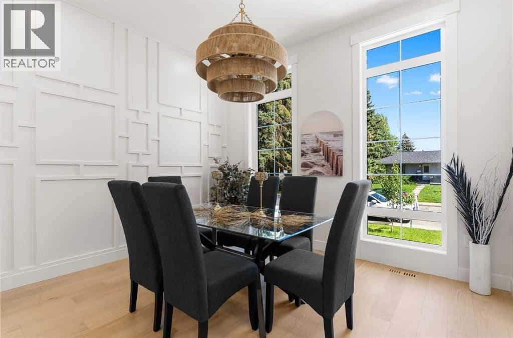 1425 44 Street SW — Calgary, Alberta - Photo 5 of 42