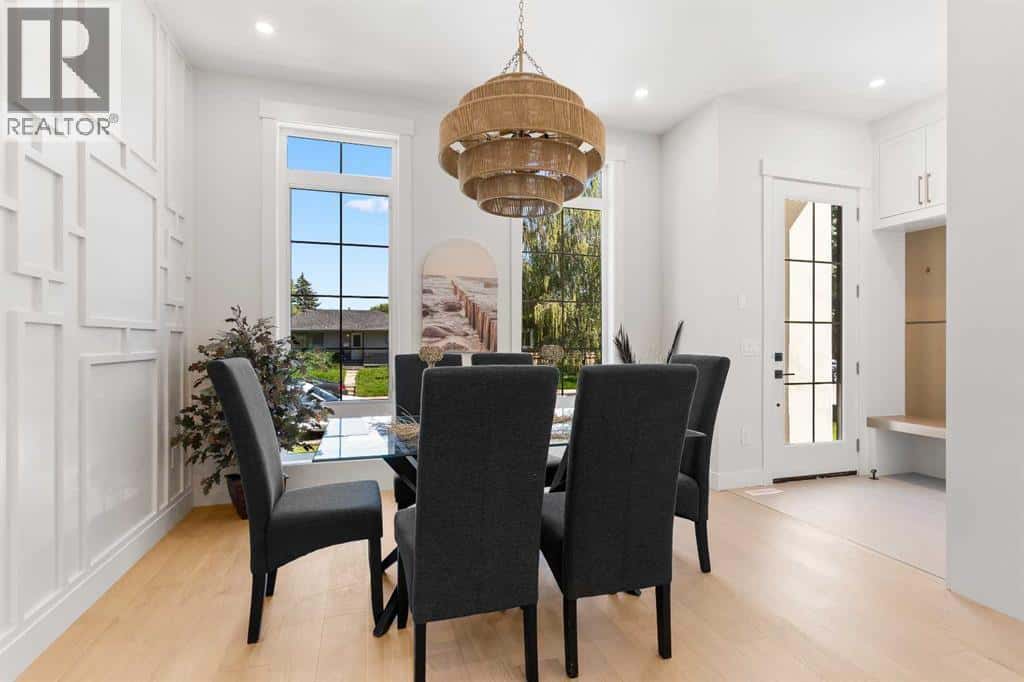 1425 44 Street SW — Calgary, Alberta - Photo 4 of 42