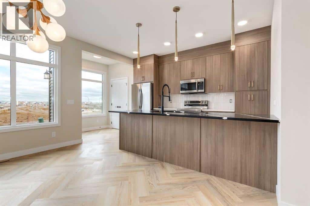 357 Cobblestone Gate — Airdrie, Alberta - Photo 4 of 28