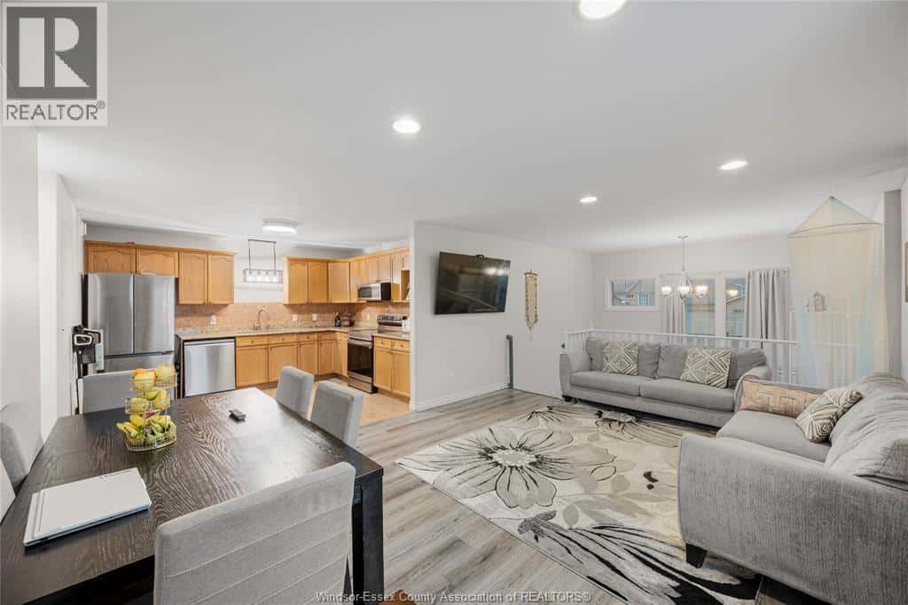 4574 TUMBLEWEED CRESCENT — Windsor, Ontario - Photo 3 of 23