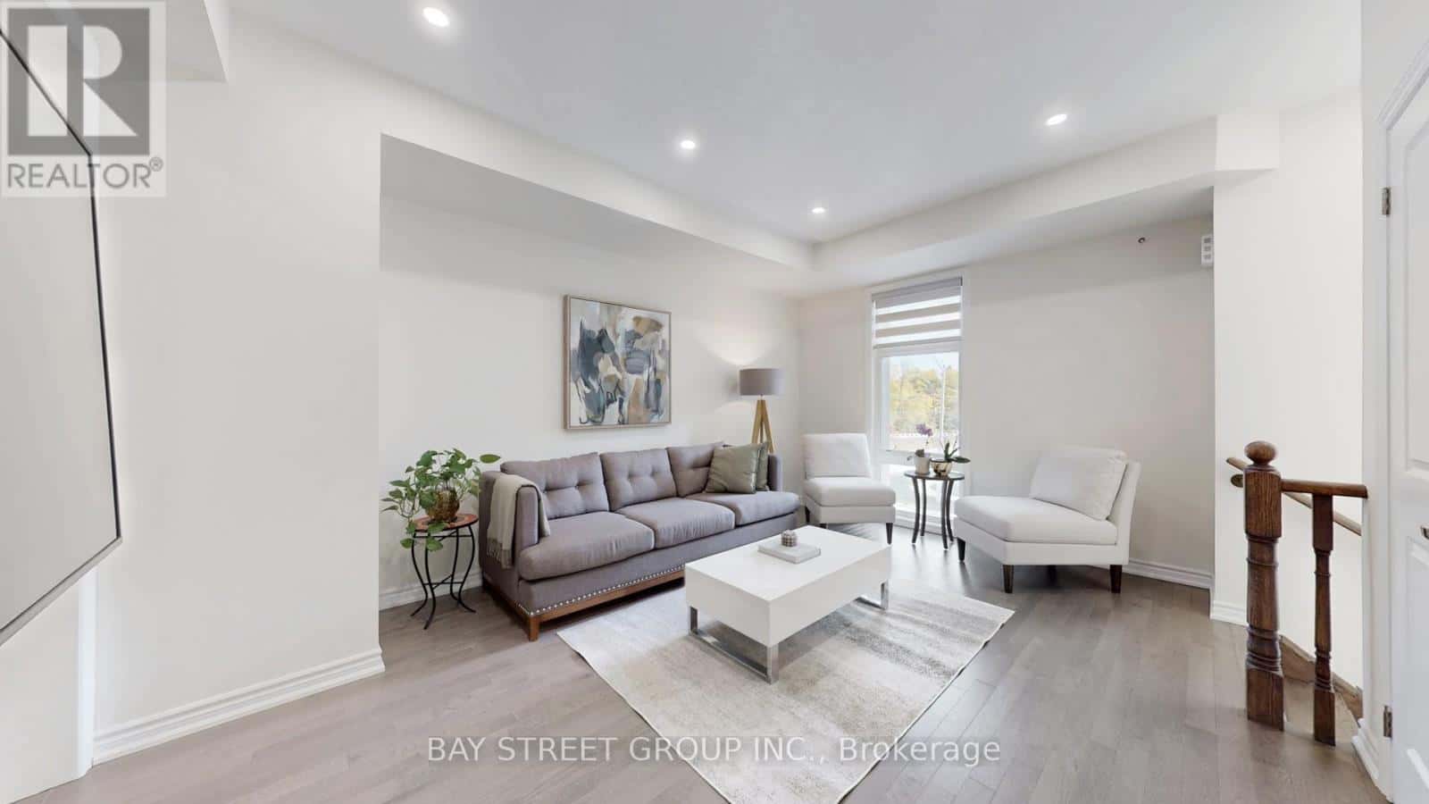 80 PUISAYA DRIVE — Richmond Hill, Ontario - Photo 4 of 32