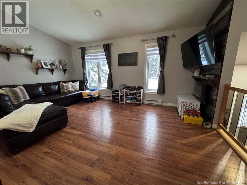 76 Aqueduc Street — Saint-Jacques, New Brunswick - Photo 4 of 32