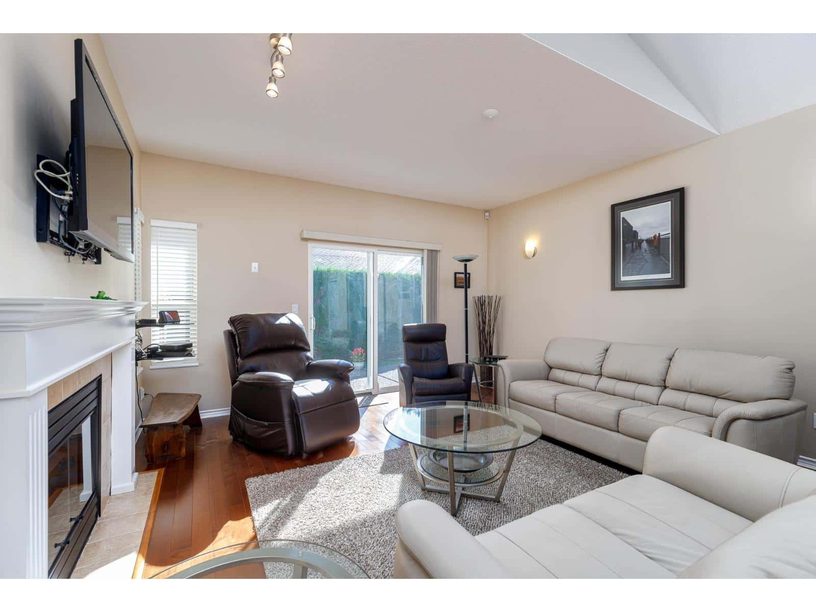 15 18939 65 AVENUE — Surrey, British Columbia - Photo 4 of 34