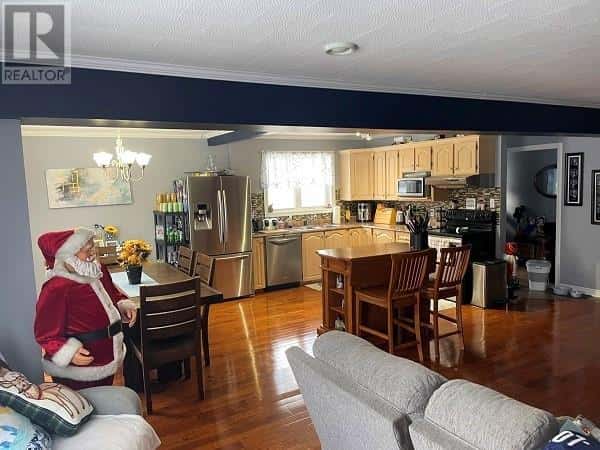 101 Brookfield Avenue — Corner Brook, Newfoundland & Labrador - Photo 5 of 26