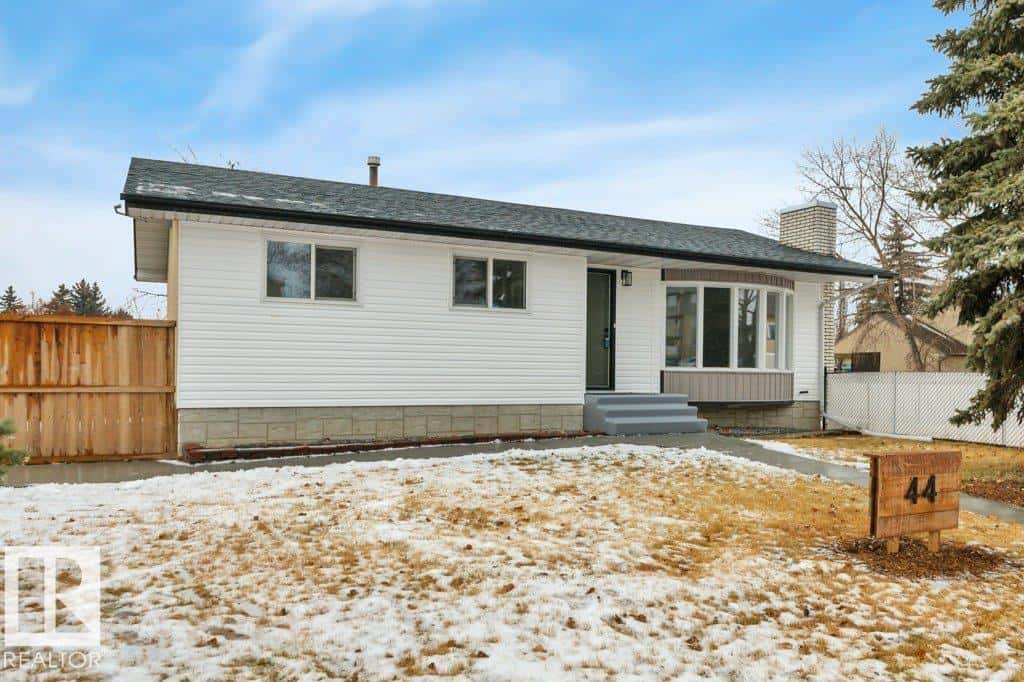 44 ATHAPASKAN DR — Leduc, Alberta - Photo 2 of 50