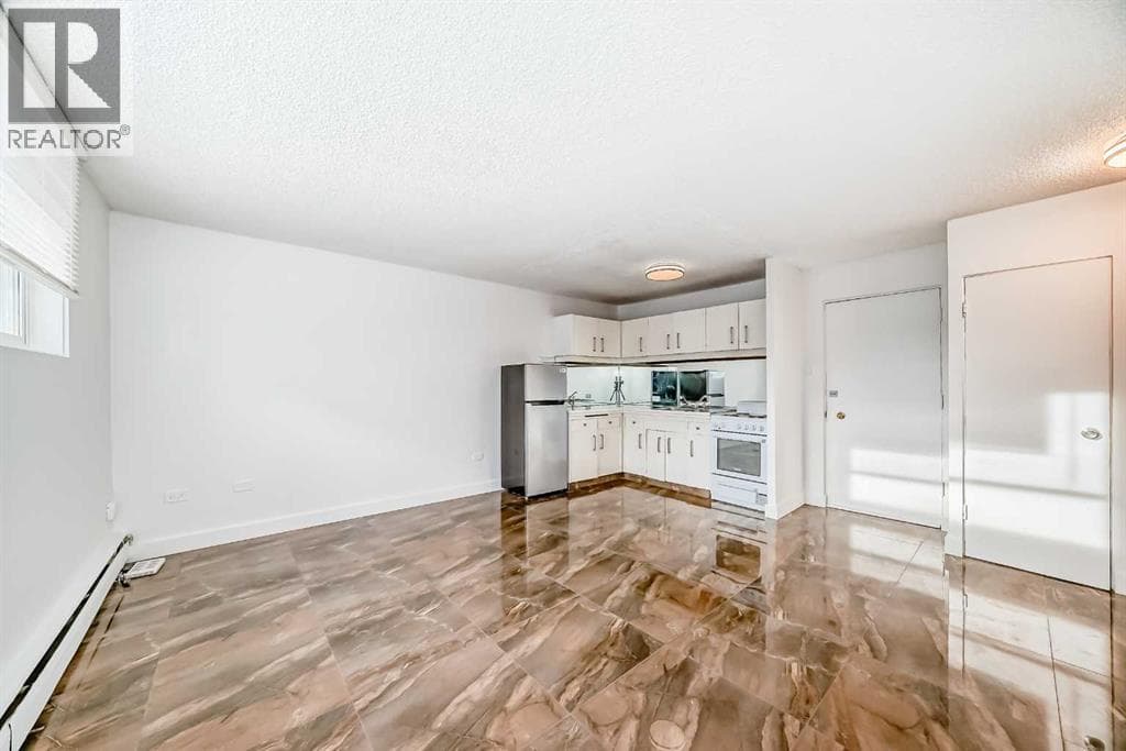 Calgary — Calgary - Main photo