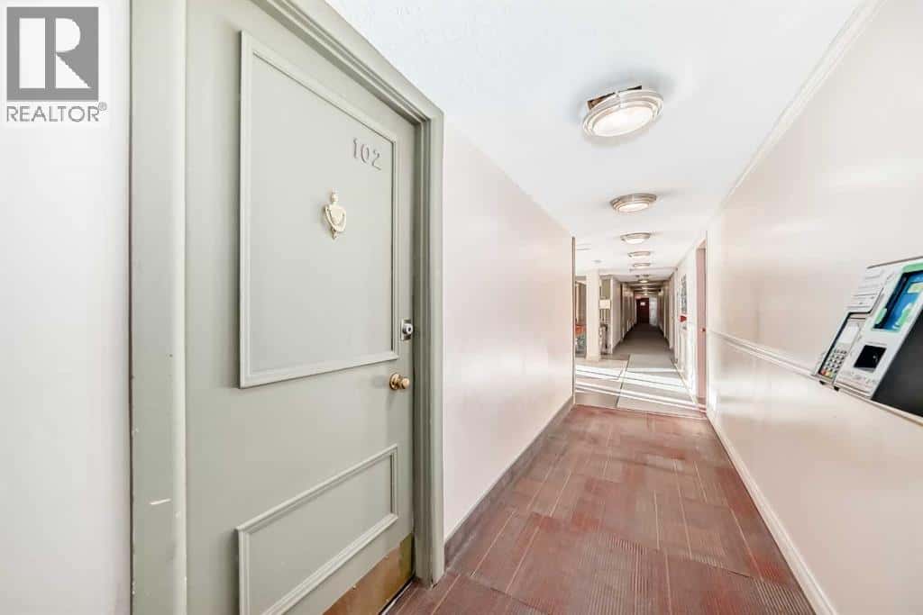 Calgary — Calgary - Photo 3 of 23