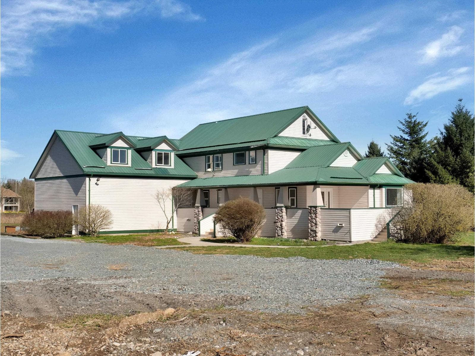 27550 48 AVENUE — Langley, British Columbia - Main photo