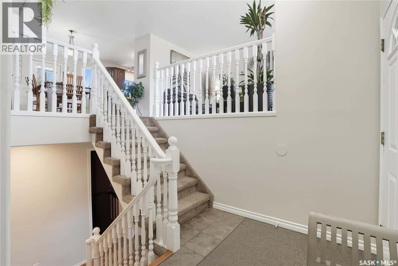 46 1st AVENUE N — Martensville, Saskatchewan - Photo 2 of 48