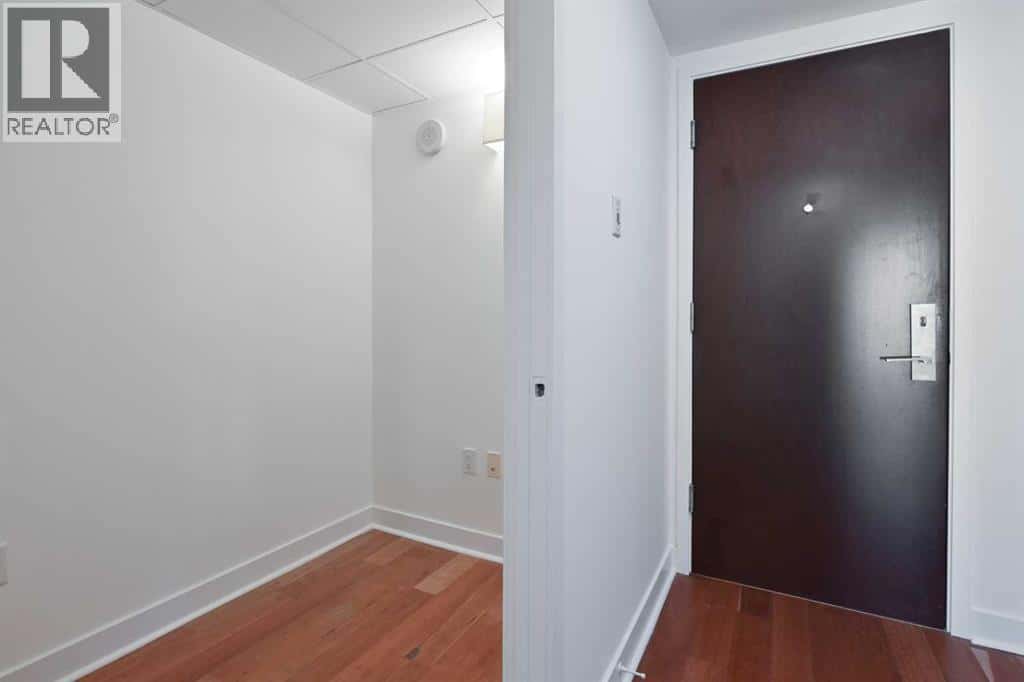 2404, 1118 12 Avenue SW — Calgary, Alberta - Photo 2 of 39