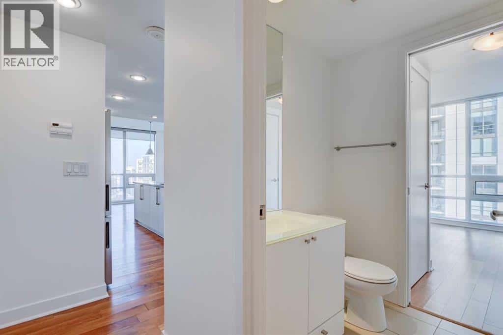 2404, 1118 12 Avenue SW — Calgary, Alberta - Photo 3 of 39