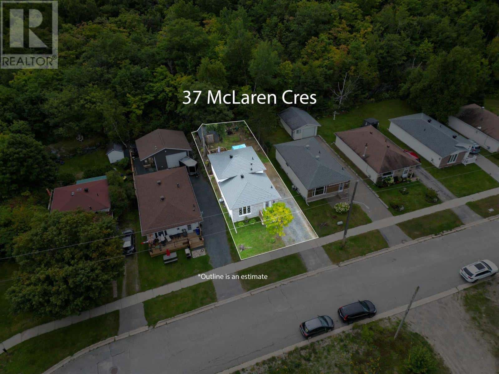 37 McLaren CRES — Elliot Lake, Ontario - Photo 4 of 38