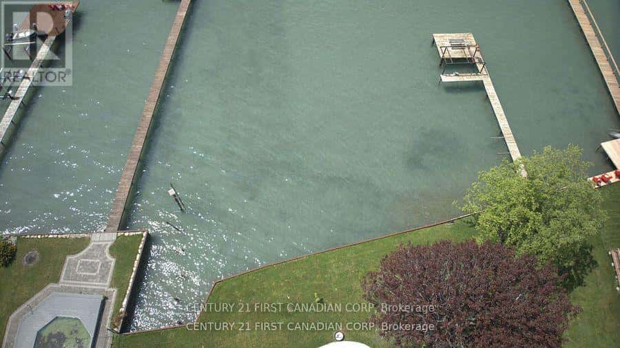 3877 ST CLAIR PARKWAY — St. Clair, Ontario - Photo 4 of 30