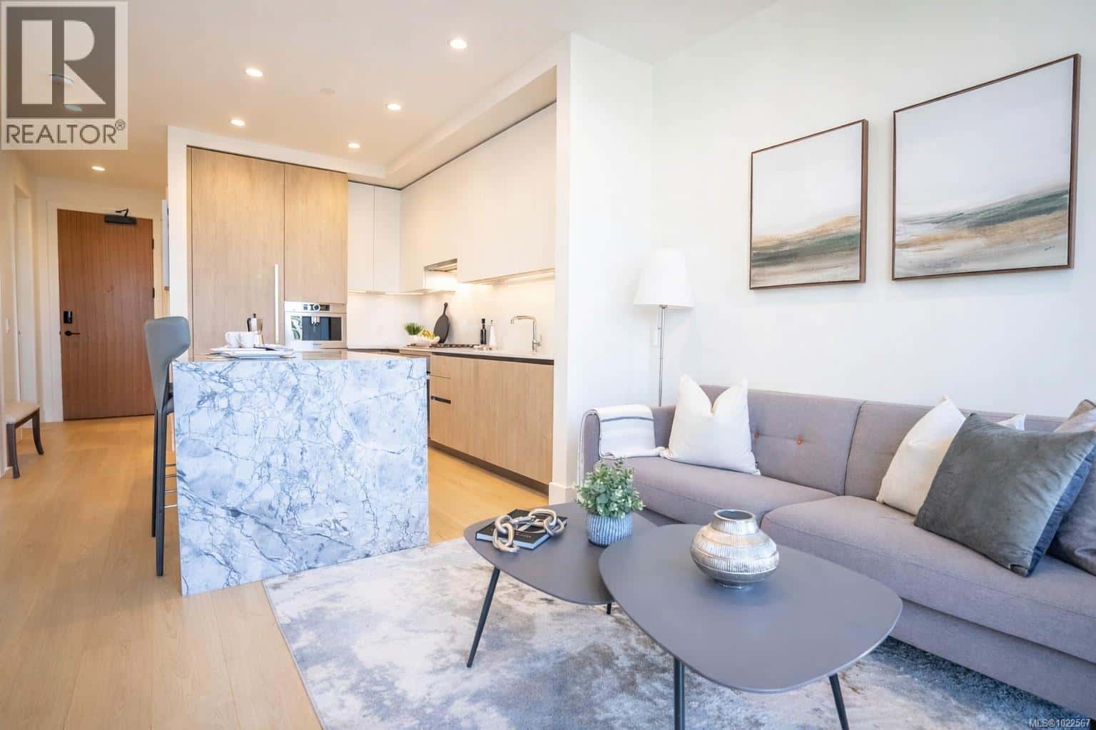 503 888 Government St — Victoria, British Columbia - Photo 4 of 29