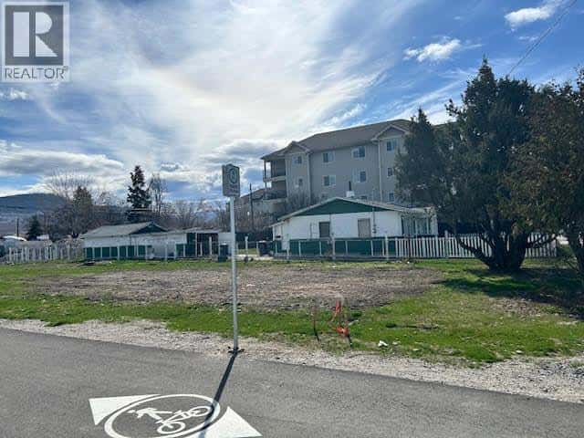 315 Froelich Road — Kelowna, British Columbia - Photo 3 of 4