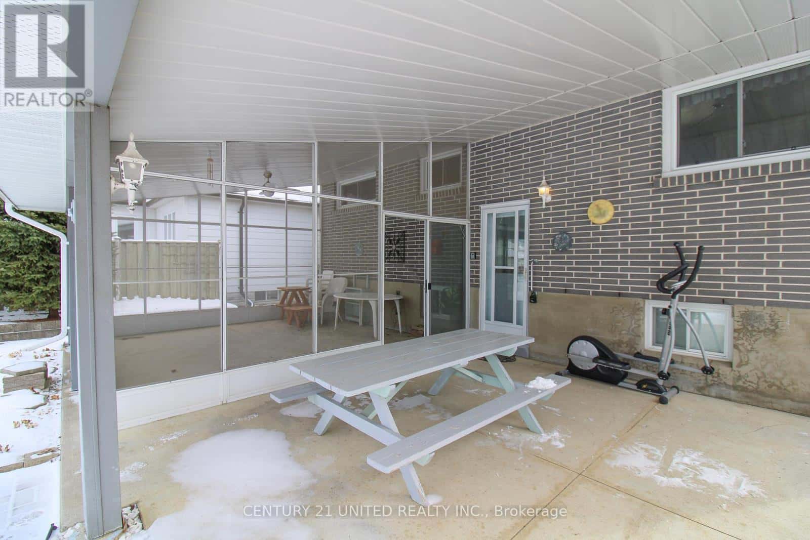 636 CAMERON STREET — Peterborough (Otonabee Ward 1), Ontario - Photo 4 of 36