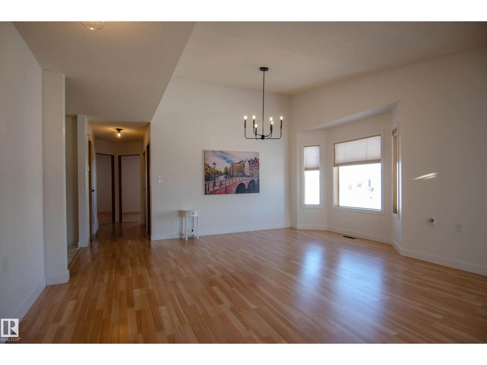 15571 59A ST NW - Photo 3 of 45, Edmonton, Alberta